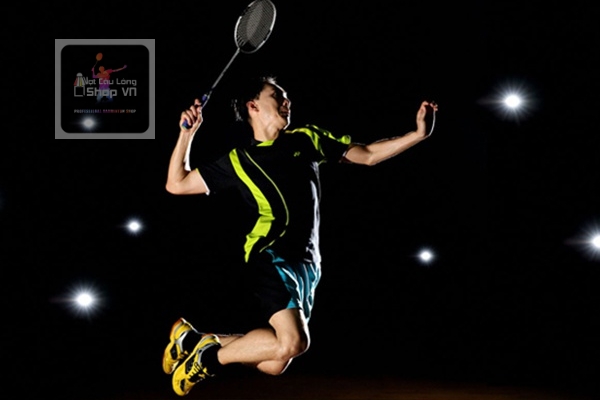 Cách chọn vợt cầu lông công thủ