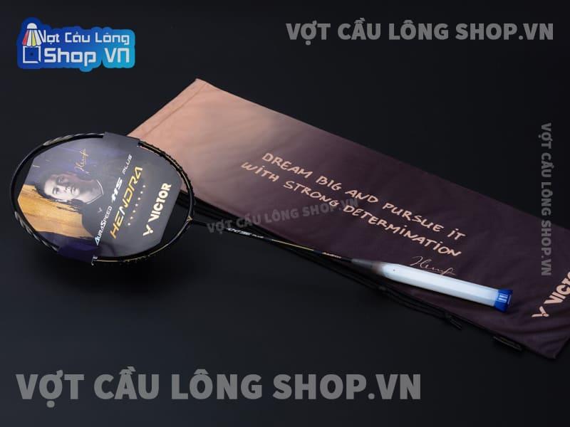 Túi đựng vợt VICTOR AURASPEED Hendra Setiawan mang thông điệp ý nghĩa “Dream big and pursue it with strong determination” (Hãy mơ ước lớn và theo đuổi nó với quyết tâm mạnh mẽ)