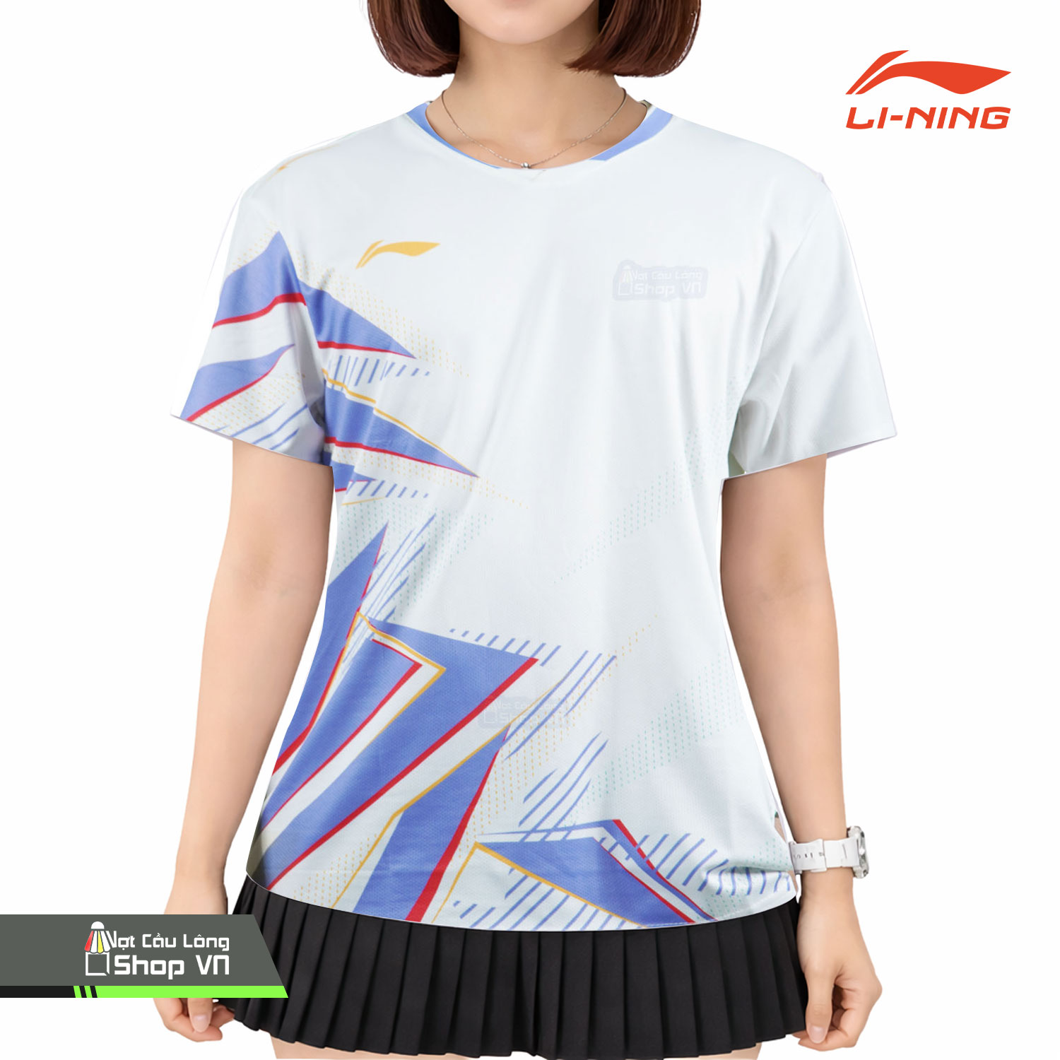 https://votcaulongshop.vn/wp-content/uploads/2025/12/Ao-Cau-Long-Lining-389b-Trang.jpg