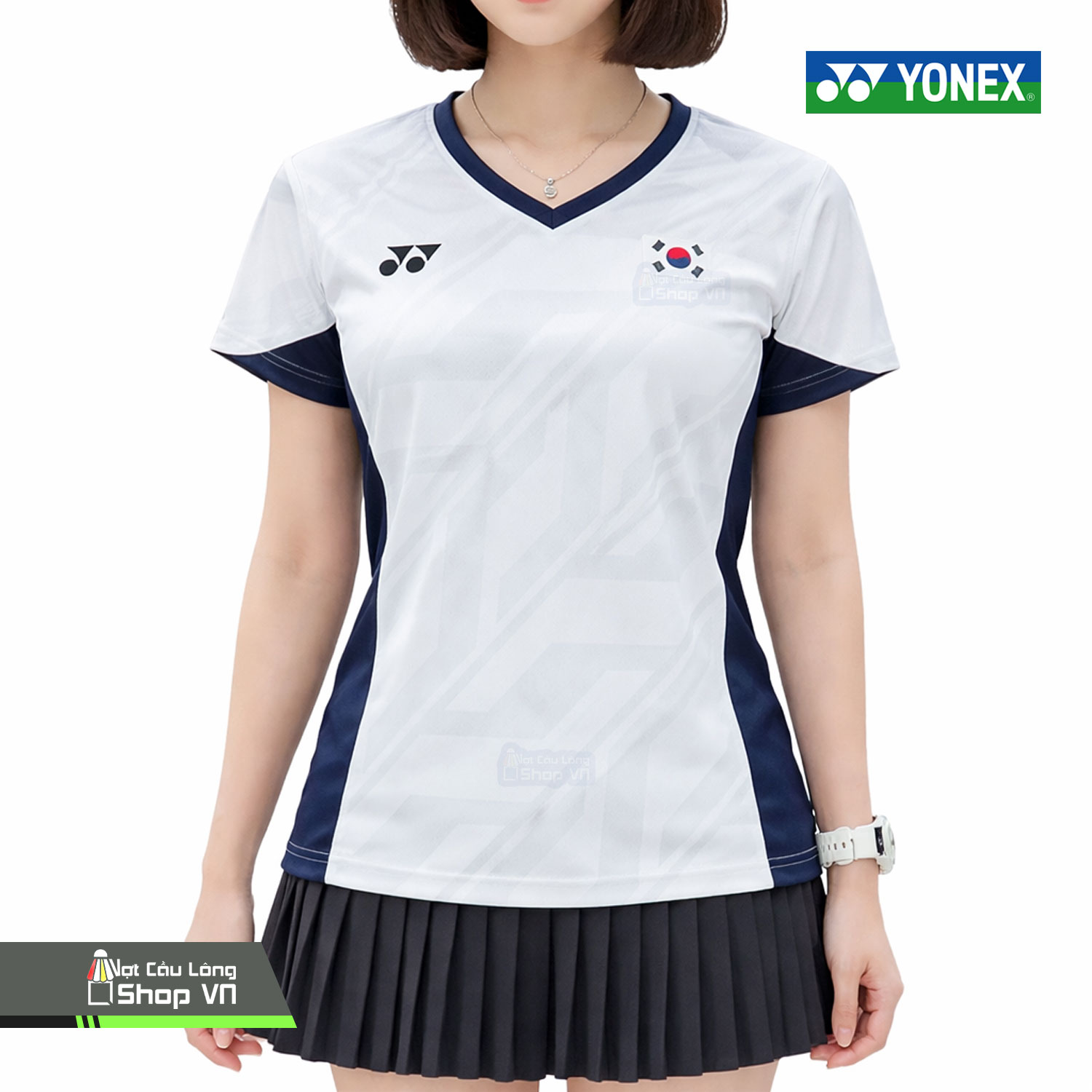 https://votcaulongshop.vn/wp-content/uploads/2025/12/Ao-Cau-Long-Yonex-Yn0003-Trang-nu.jpg