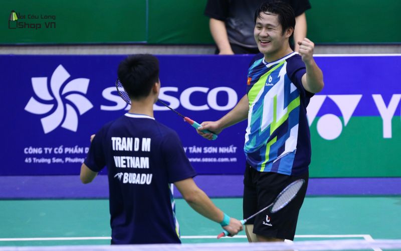 Đình Hoàng - Đình Mạnh nhận tài trợ từ Yonex