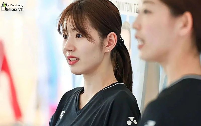 Lining tài trợ Shida