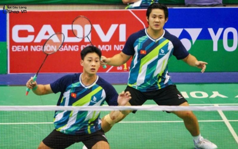 Đình Hoàng - Đình Mạnh dùng vợt Yonex nào